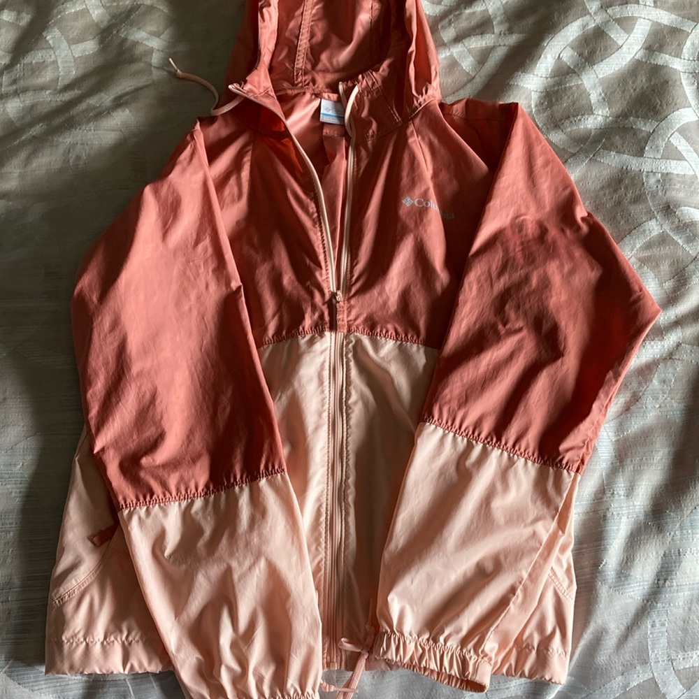 Columbia wind breaker